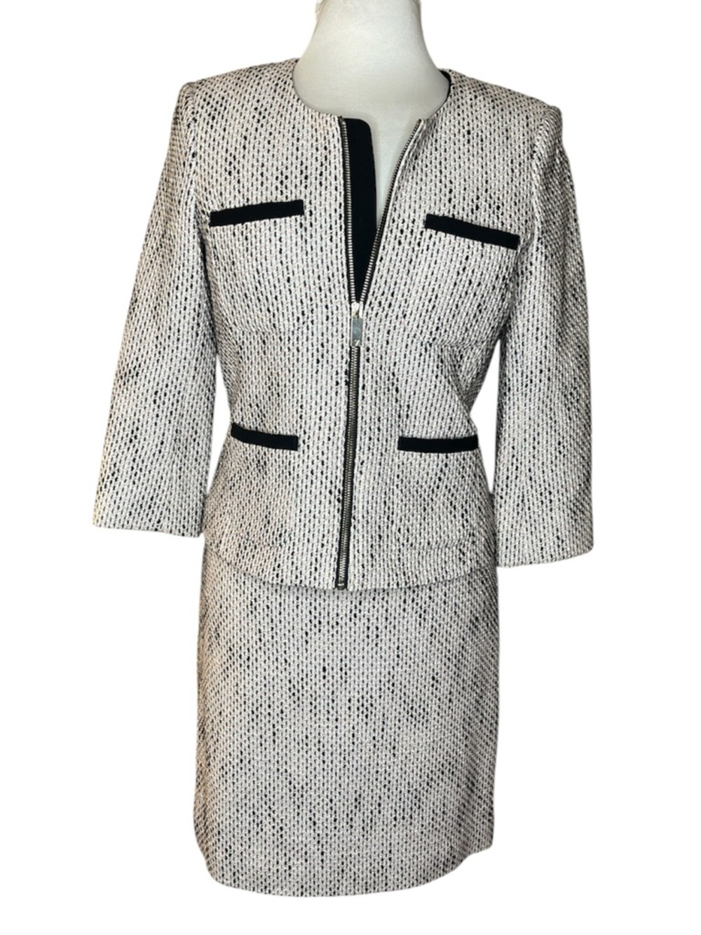 Vince Camuto Women's Two-Piece Tweed Skirt Suit with Black Trim Sz 6/2 - Picture 2 of 8